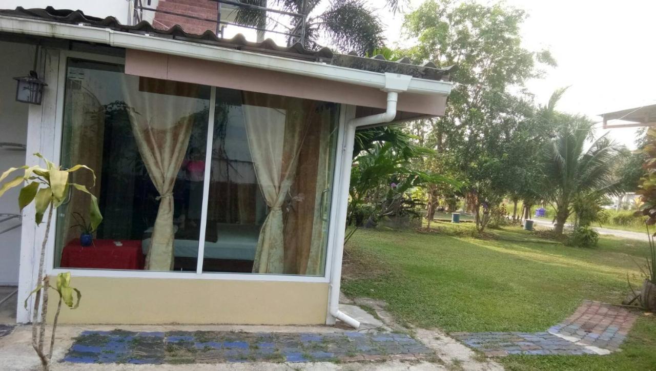Batikseafood Airport & Room Ban Bo Sai Klang Eksteriør billede