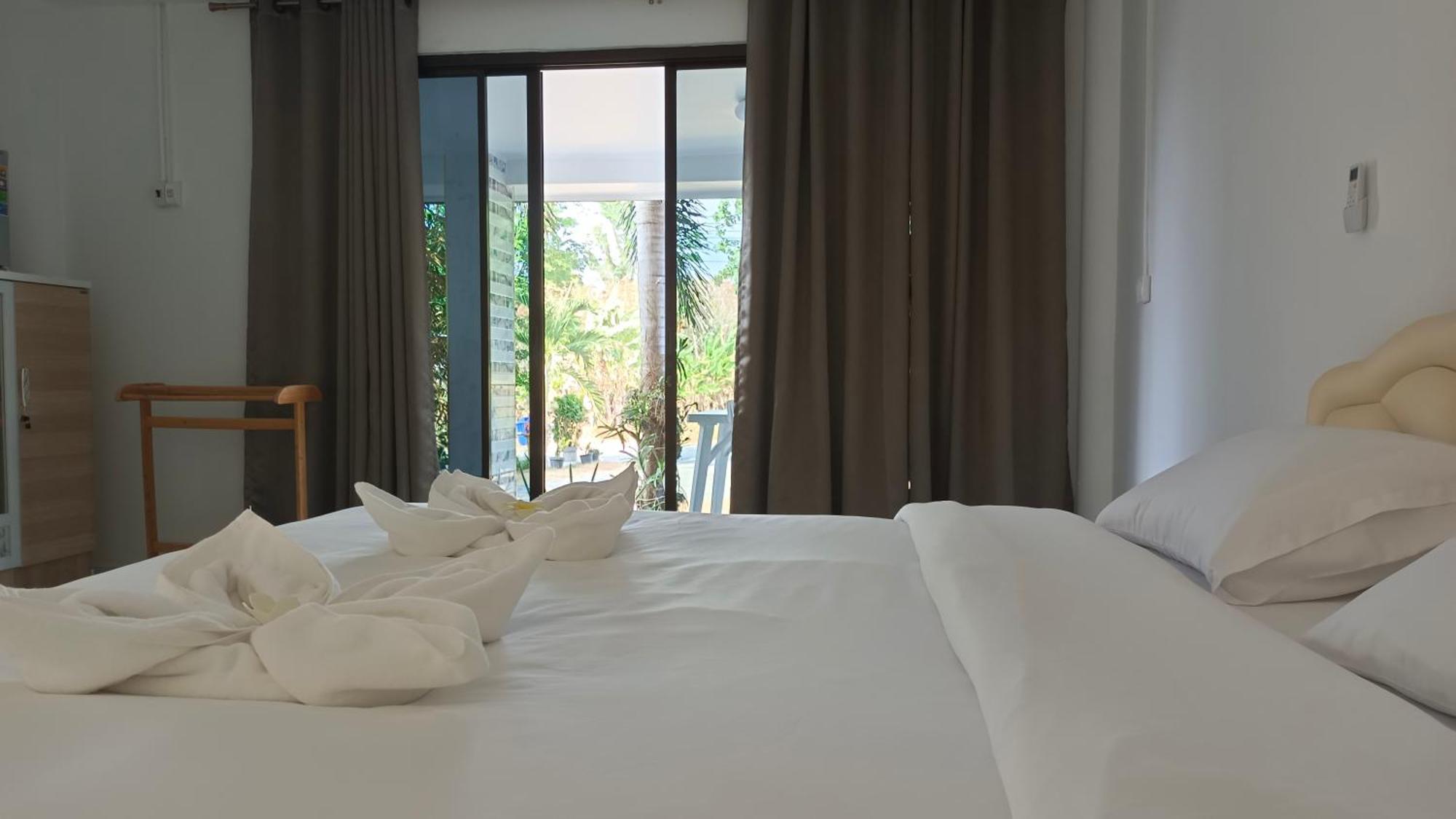 Batikseafood Airport & Room Ban Bo Sai Klang Eksteriør billede